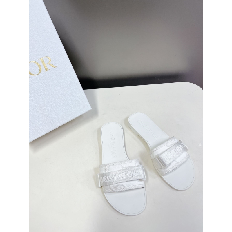 ch**an D*or slippers